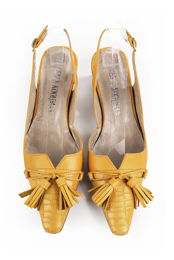 Mustard yellow women's open back shoes, with a knot. Tapered toe. Low kitten heels. Top view - Florence KOOIJMAN
